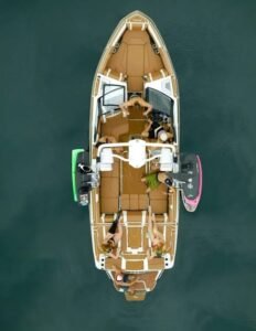 Malibu boat_Roberts Yachts and Collectables.com